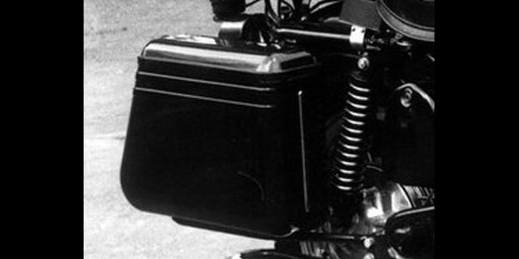 Moto Guzzi V7 cassetta laterale seconda serie